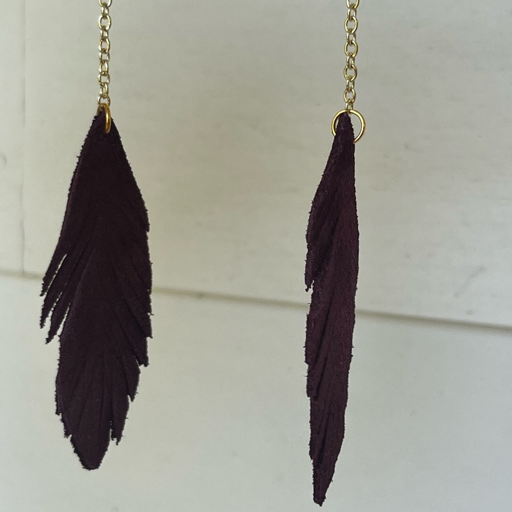 Handmade leather feather earrings - Picture 5 of 5
